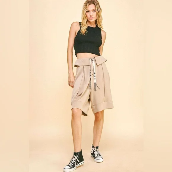 259B. Stylish High-Waisted Shorts